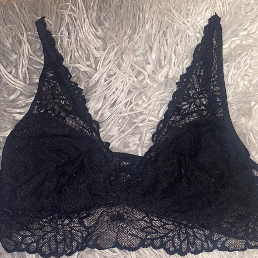 Black Victoria Secret bralette